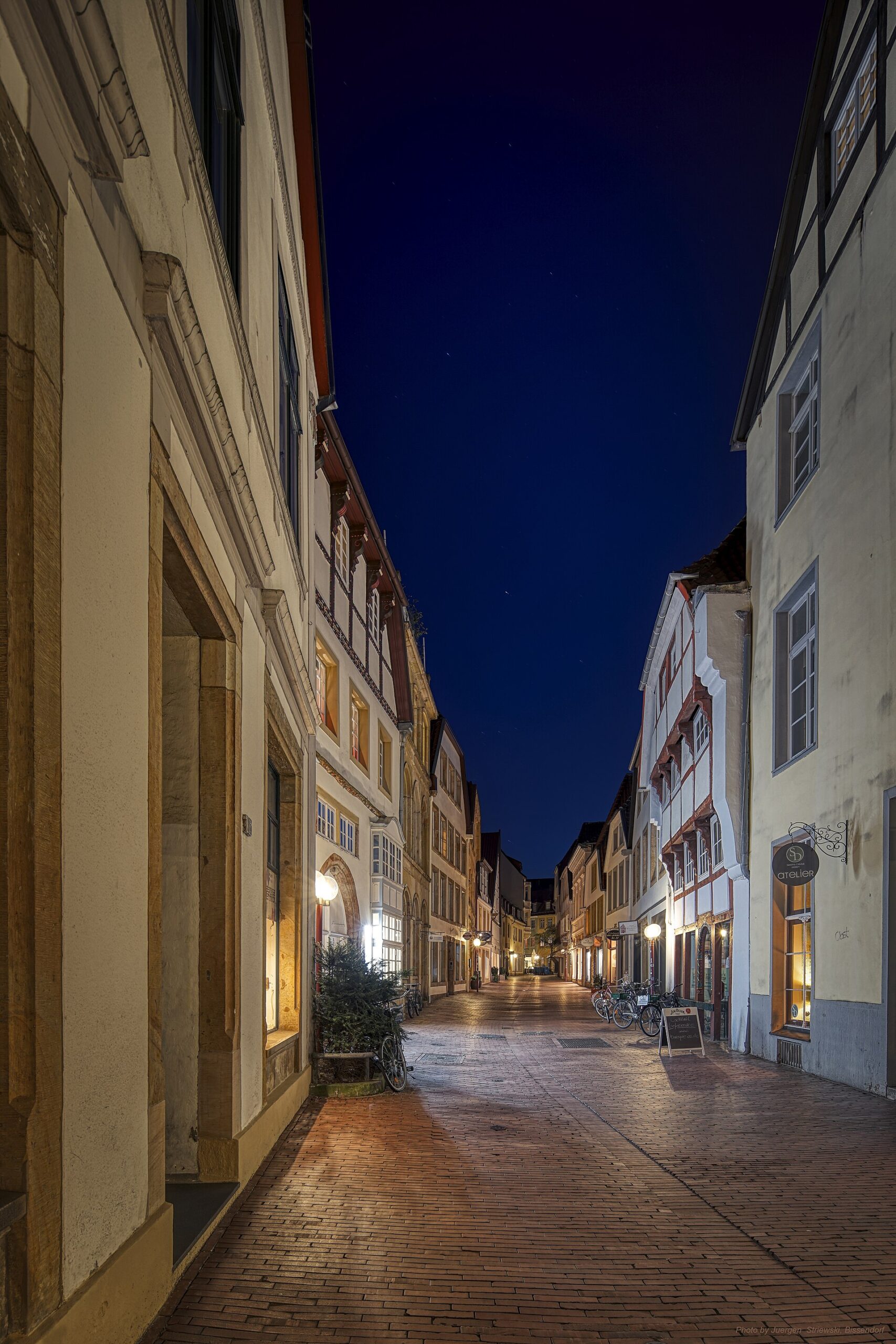 Street view leading through Osnabrück’s old quarter toward the Heger Tor area.