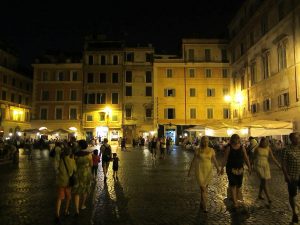 Why Trastevere Is One of section image: See the Neighborhood Come Alive at Night
